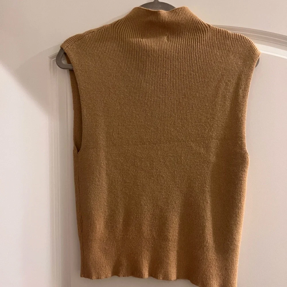 NWT Sincerely Jules Brown Sleeveless Sweater with zip-up front - Picture 2 of 5